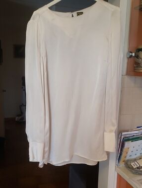 Elegant Cream Long-Sleeve Blouse with Band Cuffs